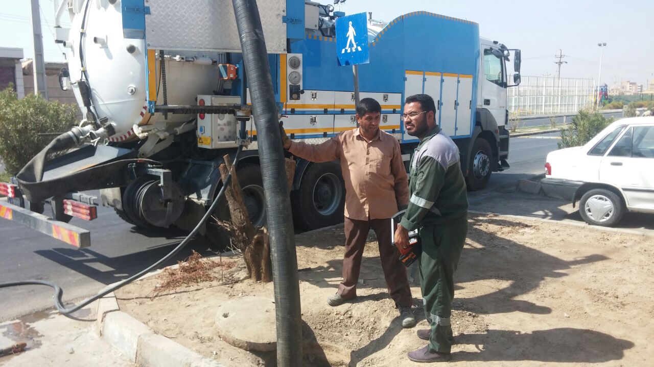 معاون بهره برداری شرکت آبفا اهواز خبر داد: عملیات لایروبی حوضچه های فاضلاب کوی علوی معاون بهره برداری شرکت آبفا اهواز خبر داد: عملیات لایروبی حوضچه های فاضلاب کوی علوی
