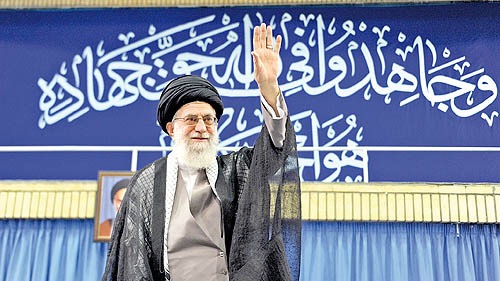 مقام معظم رهبری در دیدار فرماندهان سپاه: «امنیت» زمینهساز پیشرفت معنوی و مادی جامعه است مقام معظم رهبری در دیدار فرماندهان سپاه: «امنیت» زمینهساز پیشرفت معنوی و مادی جامعه است