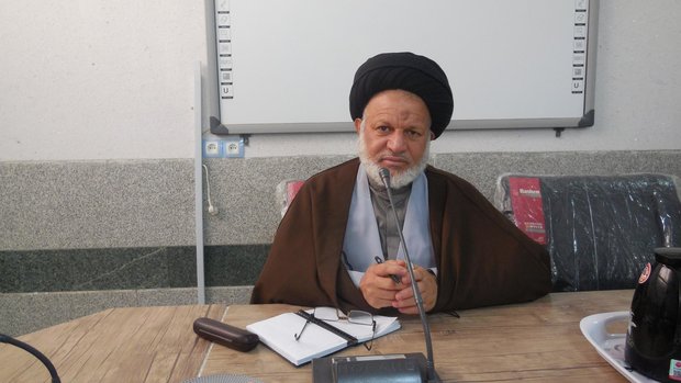 خطیب جمعه شادگان: مسئولان برای حل اساسی مشکلات شادگان برنامه ریزی کنند
