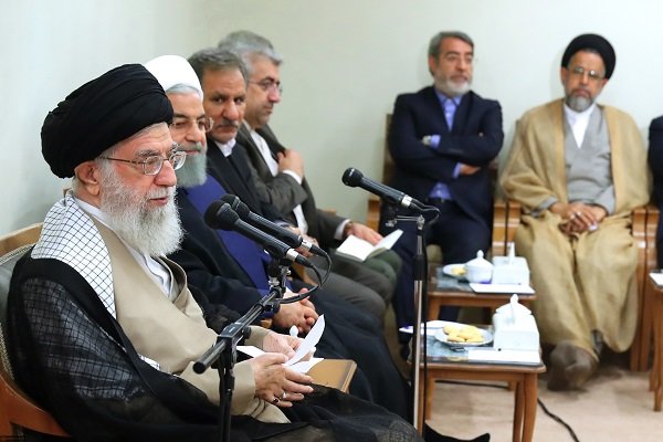 در دیدار اخیر هیات دولت با رهبر انقلاب مطرح شد دستور رهبر انقلاب برای تشکیل کارگروهی جهت بررسی مشکل نقدینگی در دیدار اخیر هیات دولت با رهبر انقلاب مطرح شد دستور رهبر انقلاب برای تشکیل کارگروهی جهت بررسی مشکل نقدینگی