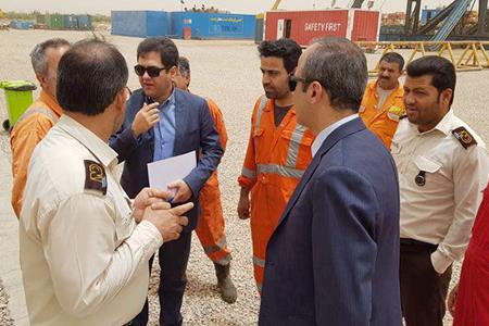 حضور مدیر منابع انسانی شرکت حفاری شمال در محل دستگاههای حفاری NDC116 و NDC114 حضور مدیر منابع انسانی شرکت حفاری شمال در محل دستگاههای حفاری NDC116 و NDC114